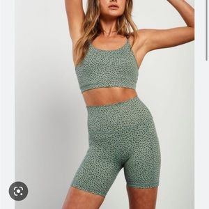 Patterned Biker Short Sports Bra Set